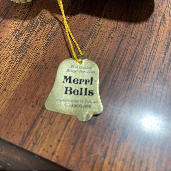 Jasco 1978 Merri Bells Porcelain Christmas Girl Rabbit Figurine 4" BELL w/Tag - Picture 5 of 5